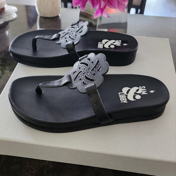 Black Sandals - Picture 2 of 3